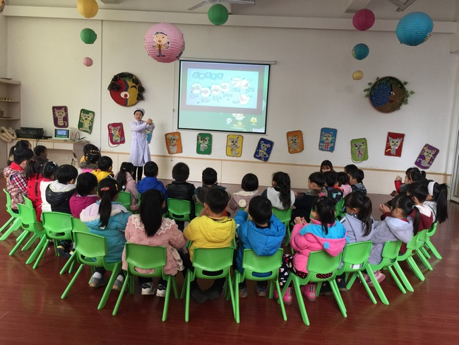 手衛生主題活動走進(jìn)億萬多小燕子幼兒園(圖1)