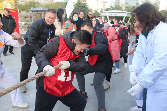 同心協力　共同加油——我院舉行第五屆“三甲杯”迎新拔河比賽(圖16)