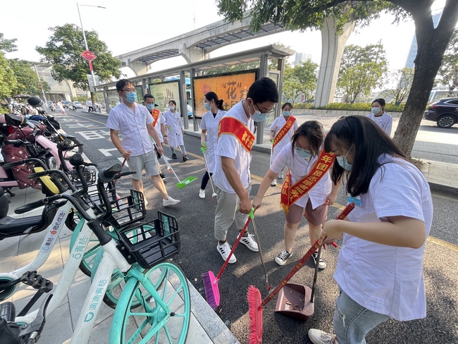 幹淨清潔看我的 志願服務在行動 ——我院團委組織開(kāi)展志願者服務活動(圖6)